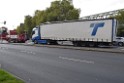 LKW blieb unter Bruecke haengen Koeln Ehrenfeld Innere Kanalstr Hornstr P528